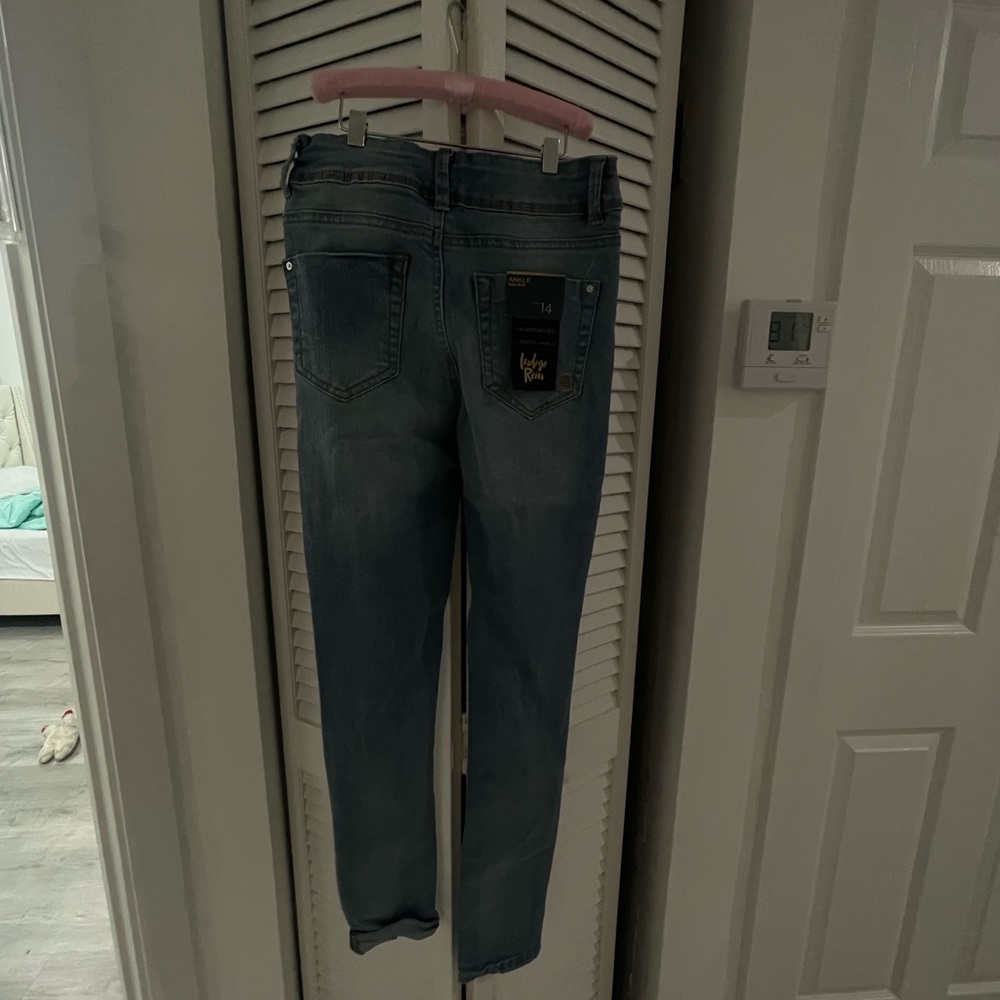 Jeans - Picture 2 of 4